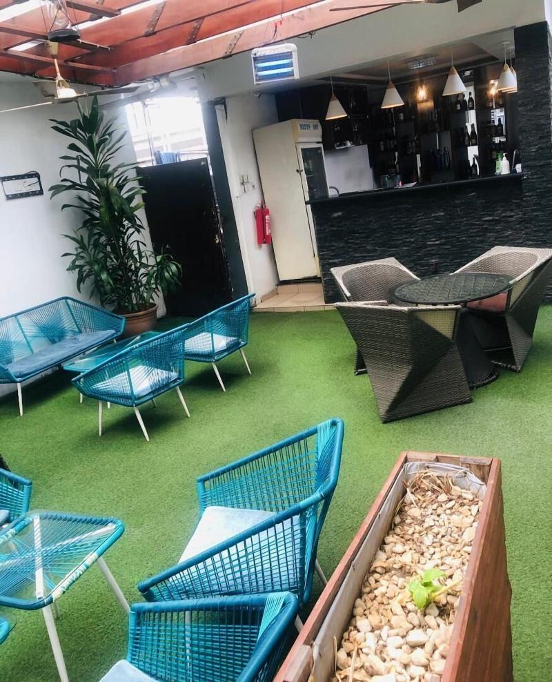 H21 Apartments Lounge image