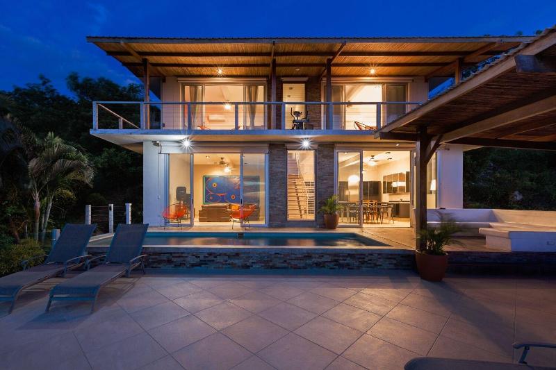 Casa Cha Cha Cha B B image