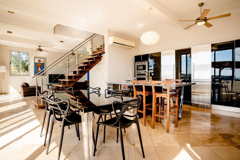Casa Cha Cha Cha B B image