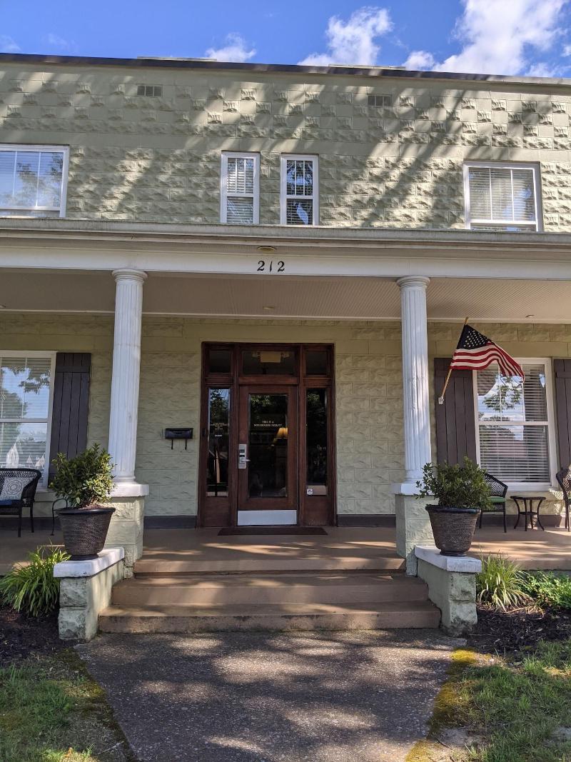 Grand Lux Inn
