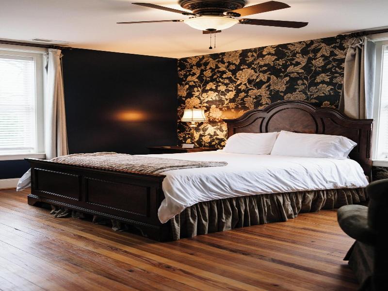 Grand Lux Inn