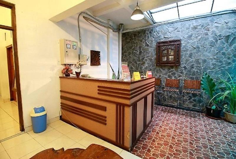 418 Setra House image