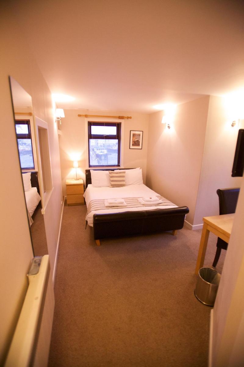 Ferry Inn Stromness image