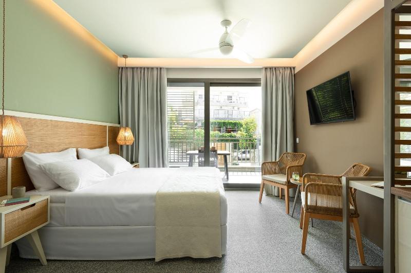 Eco Green Residences Suites