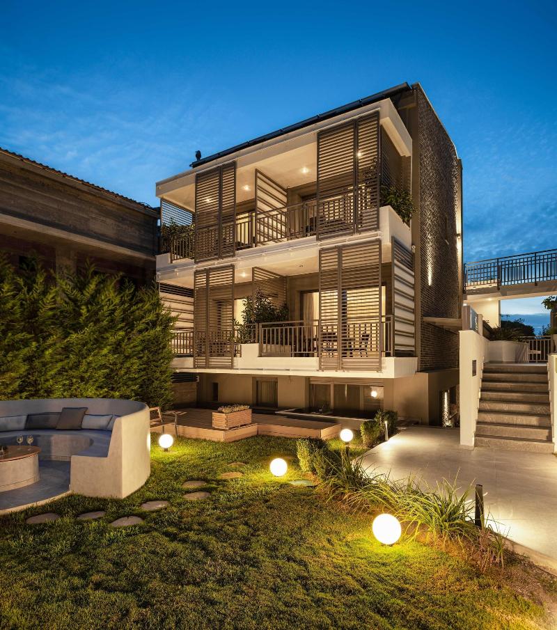 Eco Green Residences Suites