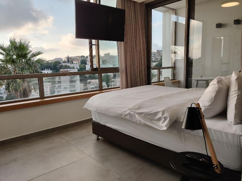 Luxury Suites By Notaly Ariel image
