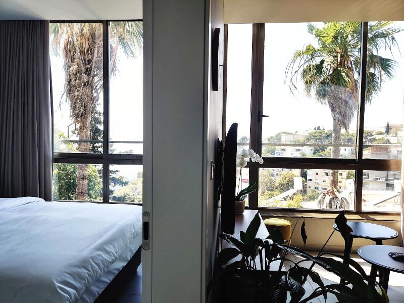 Luxury Suites By Notaly Ariel image