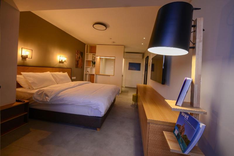 Luxury Suites By Notaly Ariel image