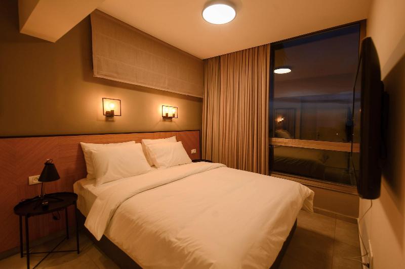 Luxury Suites By Notaly Ariel image