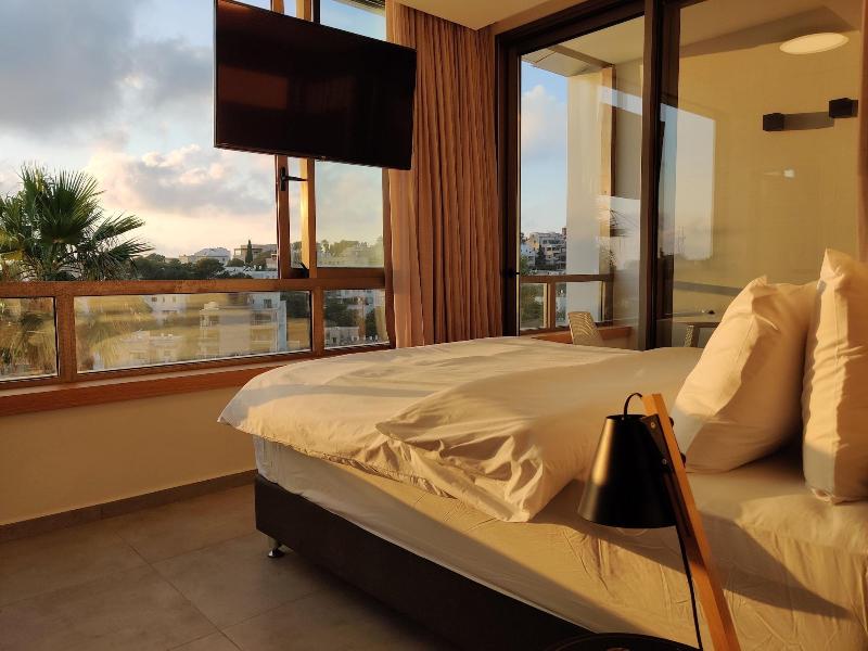 Luxury Suites By Notaly Ariel image