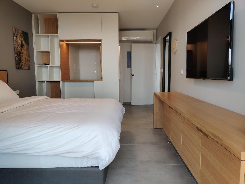 Luxury Suites By Notaly Ariel image