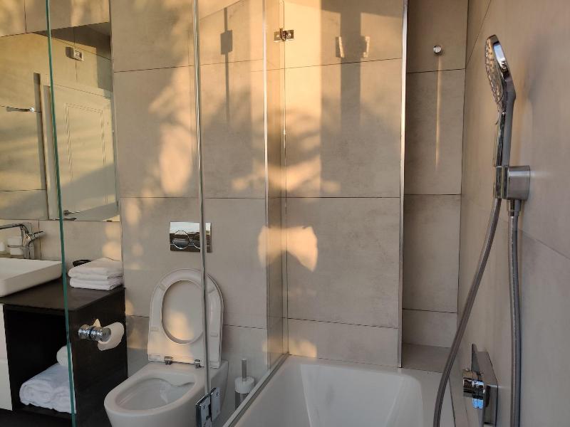 Luxury Suites By Notaly Ariel image