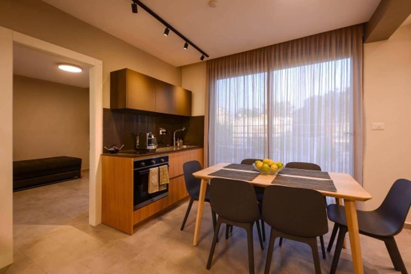 Luxury Suites By Notaly Ariel image