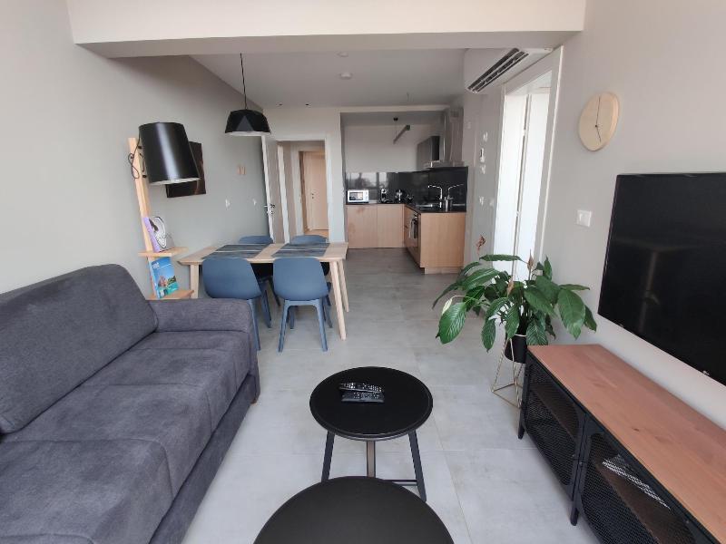 Luxury Suites By Notaly Ariel image