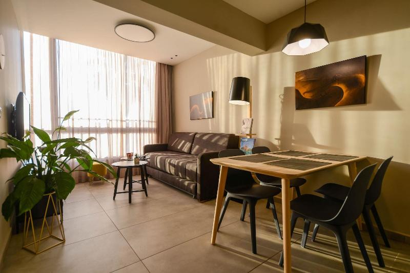 Luxury Suites By Notaly Ariel image