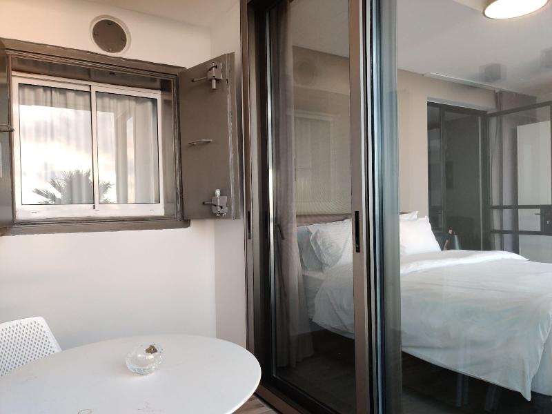 Luxury Suites By Notaly Ariel image
