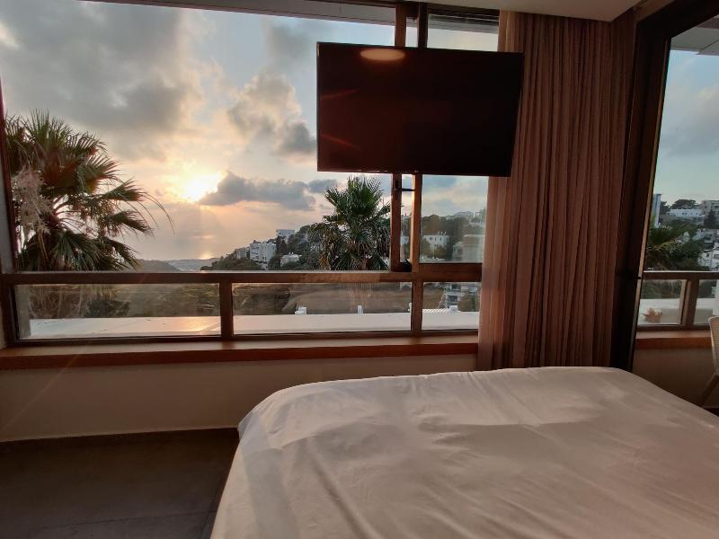 Luxury Suites By Notaly Ariel image
