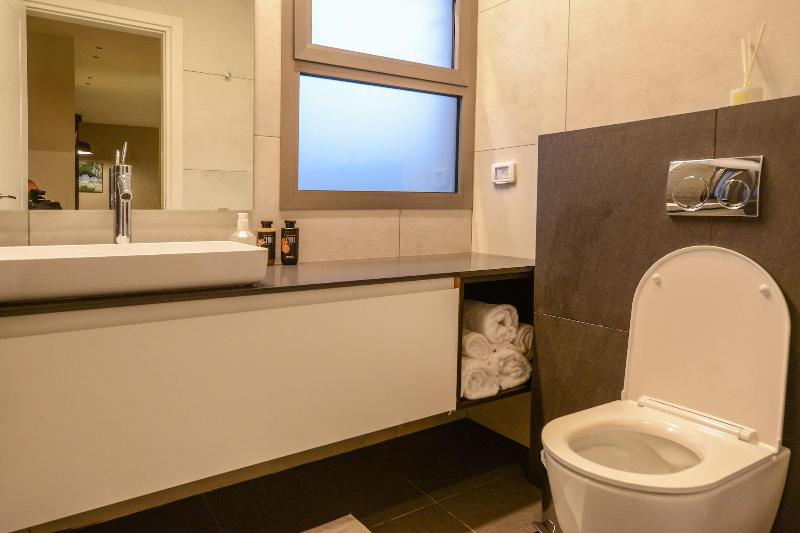Luxury Suites By Notaly Ariel image