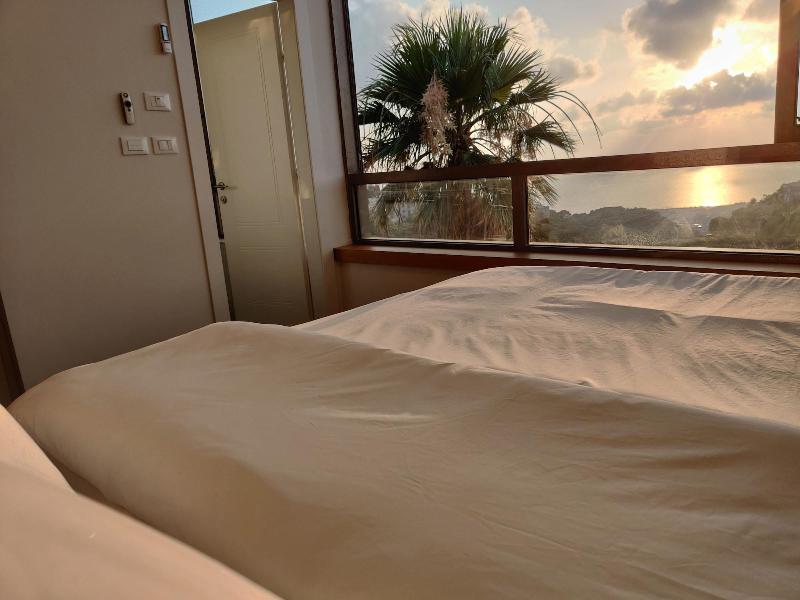 Luxury Suites By Notaly Ariel image