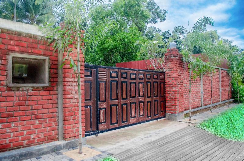 Laana Villa image
