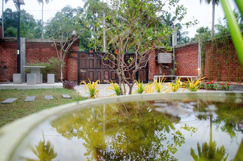 Laana Villa image