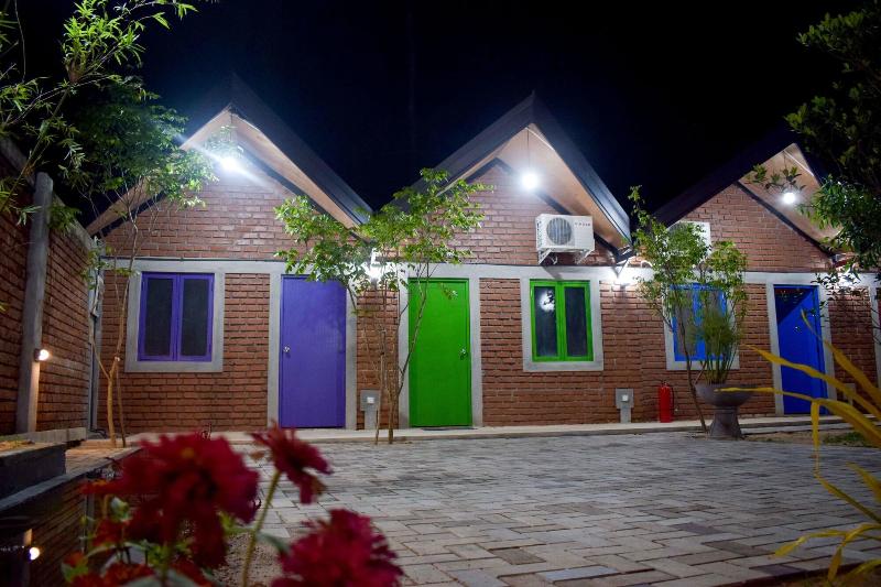 Laana Villa image