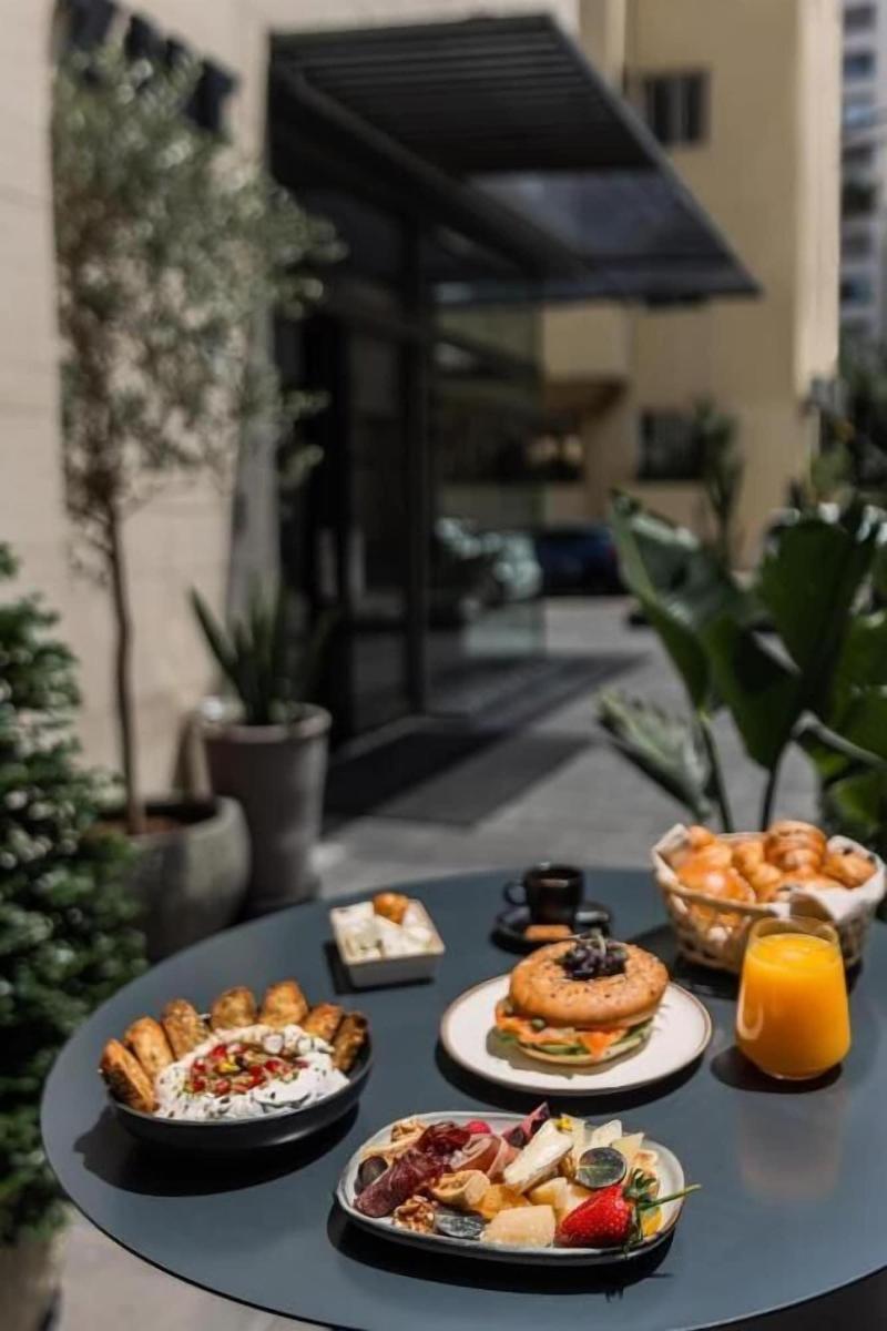 Zur Studios Suites image