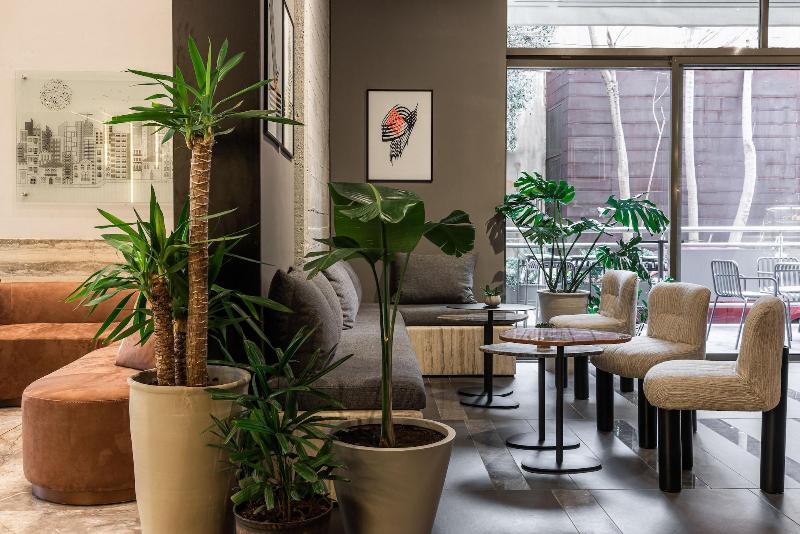Zur Studios Suites image