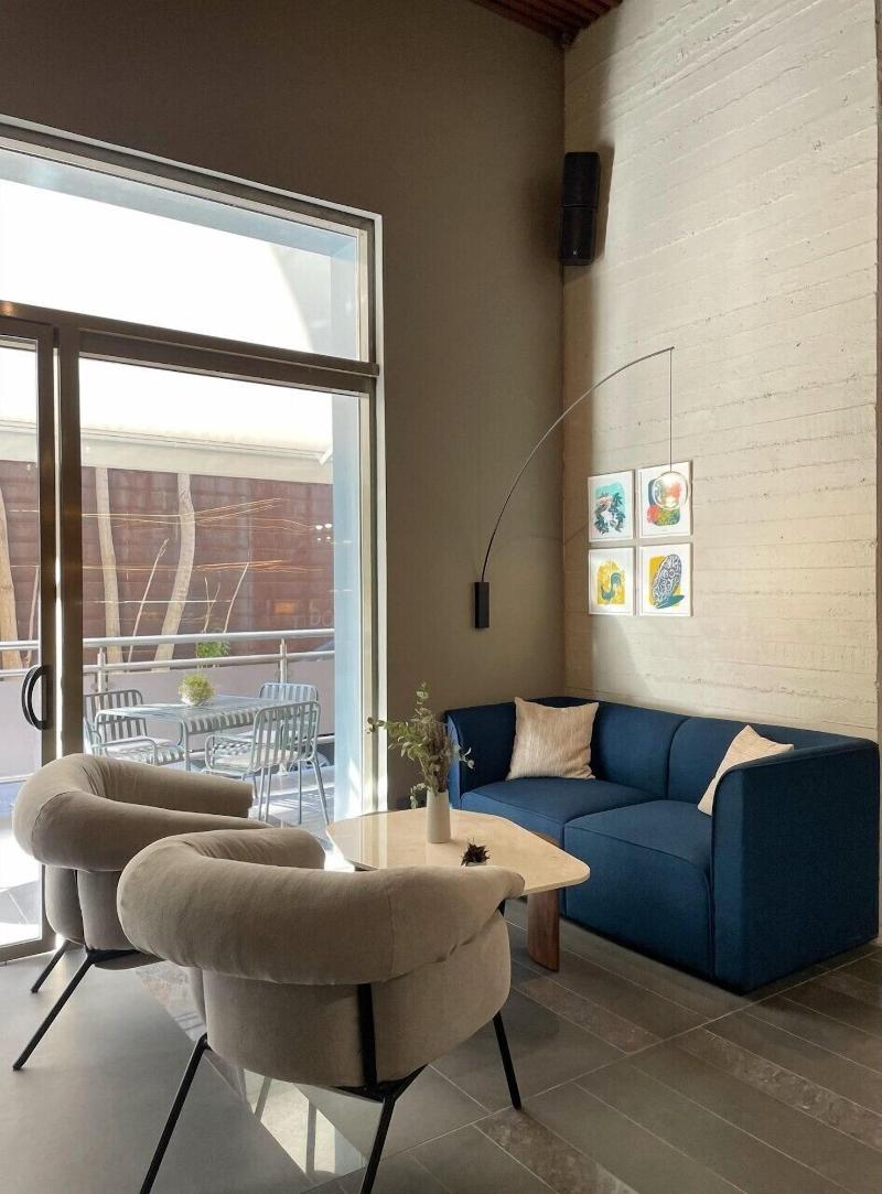 Zur Studios Suites image