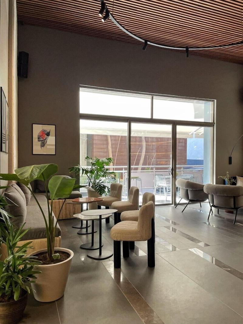 Zur Studios Suites image