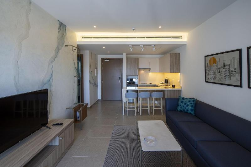 Zur Studios Suites image