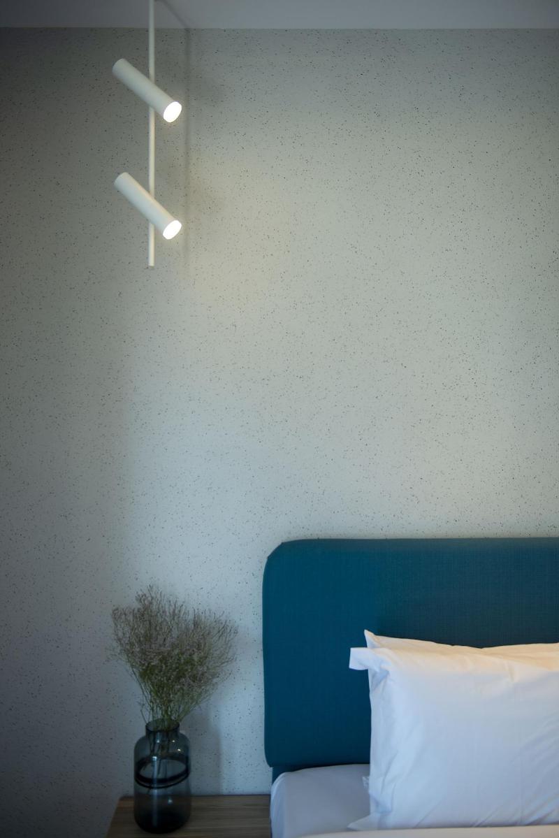 Zur Studios Suites image