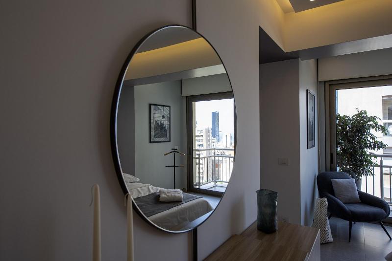 Zur Studios Suites image