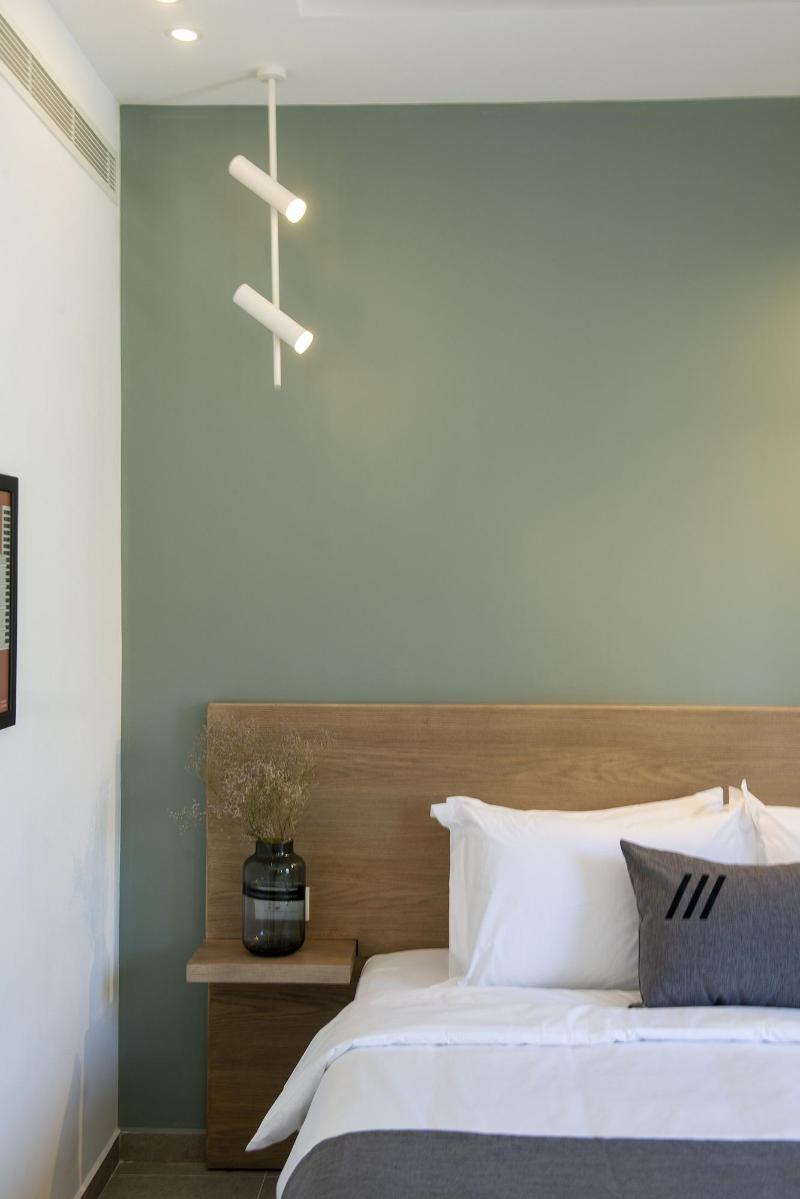 Zur Studios Suites image