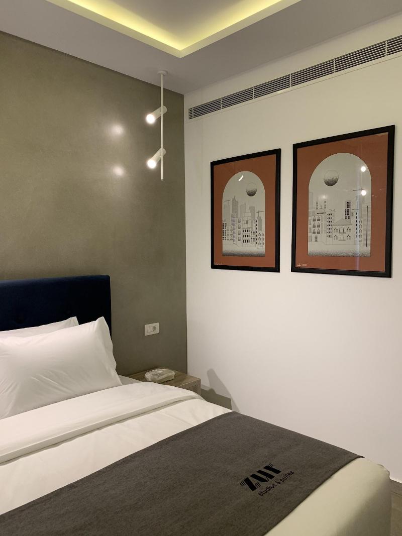Zur Studios Suites image