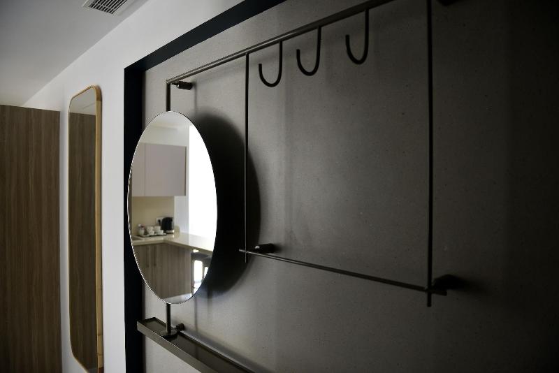 Zur Studios Suites image