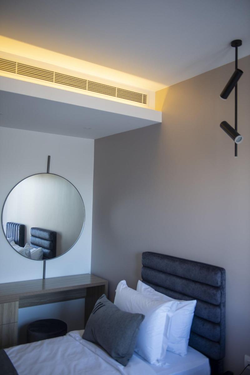 Zur Studios Suites image