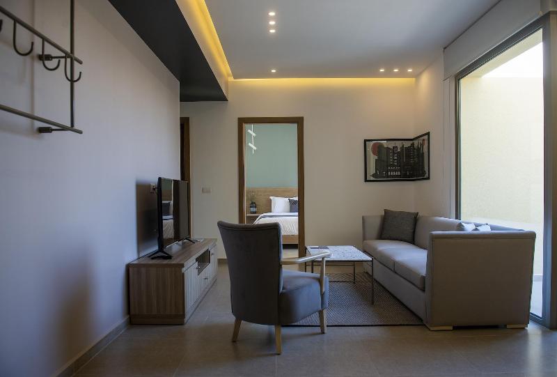 Zur Studios Suites image
