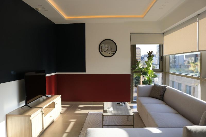 Zur Studios Suites image