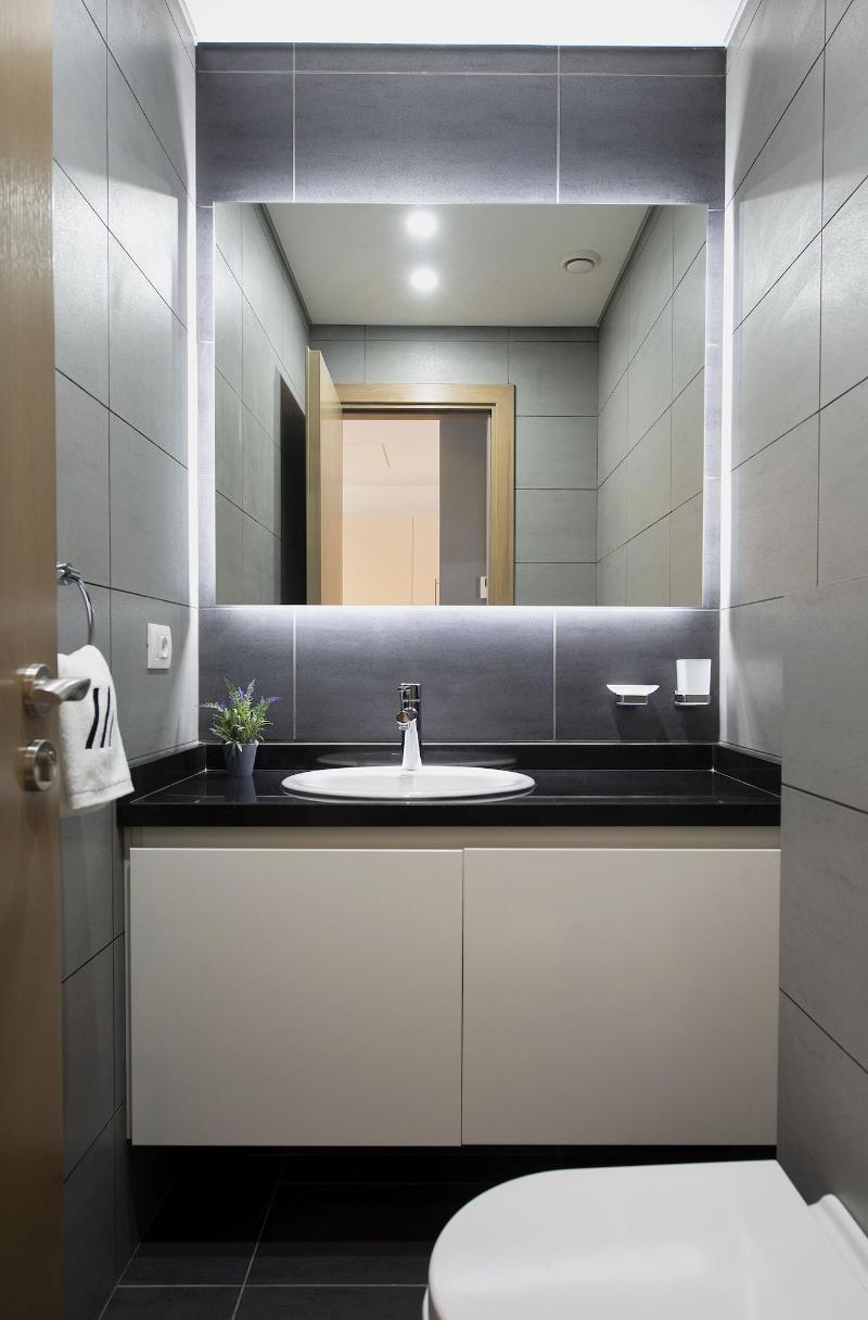 Zur Studios Suites image