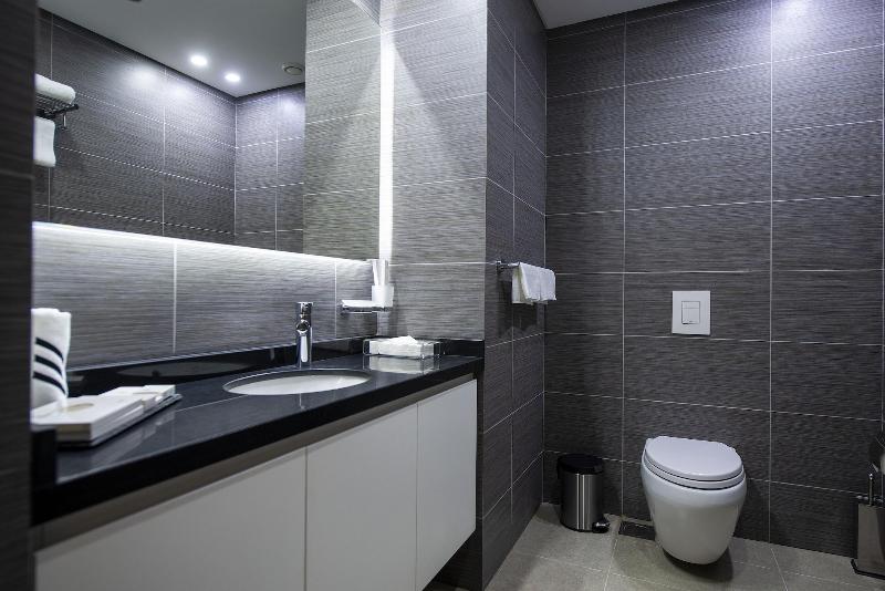 Zur Studios Suites image
