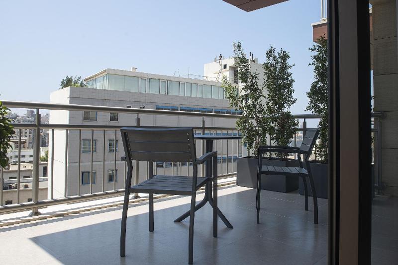 Zur Studios Suites image