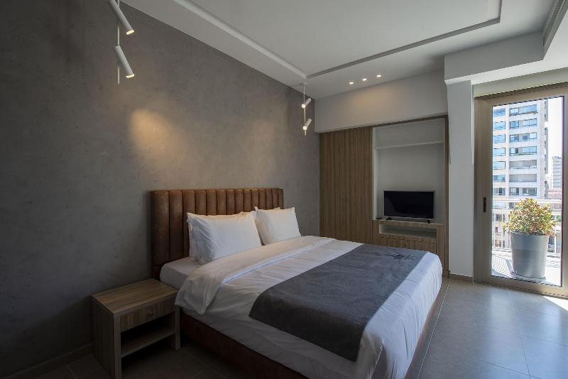 Zur Studios Suites image