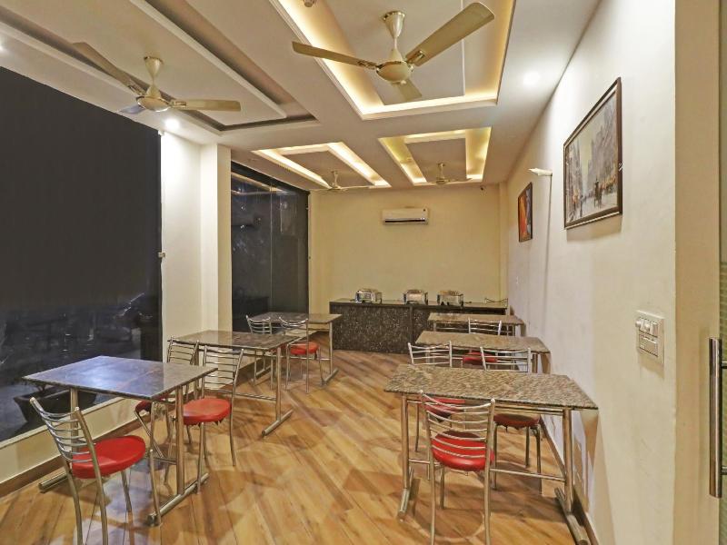 27061 Hotel Magnum image