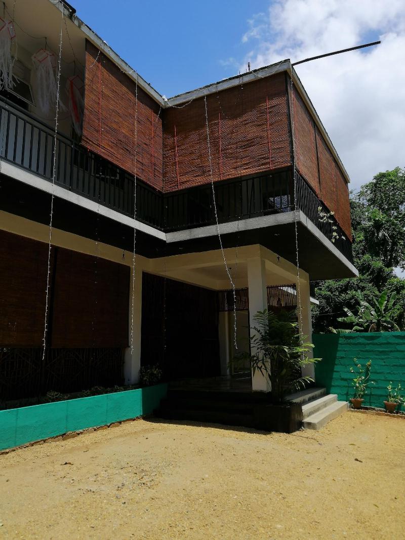 Macnara Traveller S Inn image