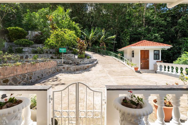 Jane S Serenity Guest House image