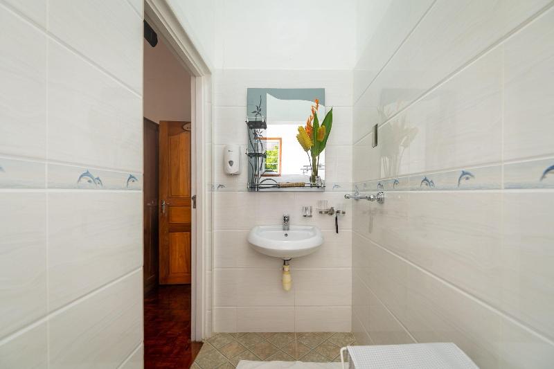 Jane S Serenity Guest House image
