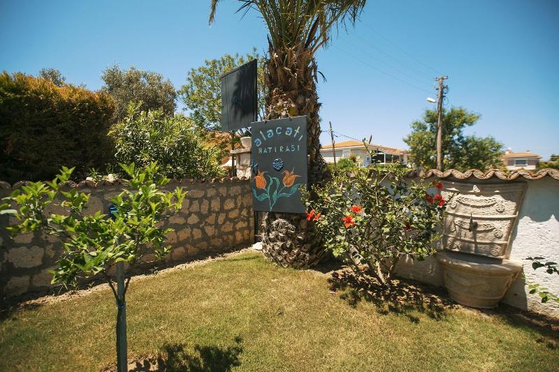 Alacata Albatross Hotel