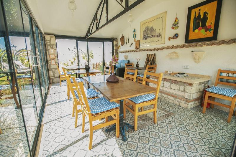 Alacata Albatross Hotel