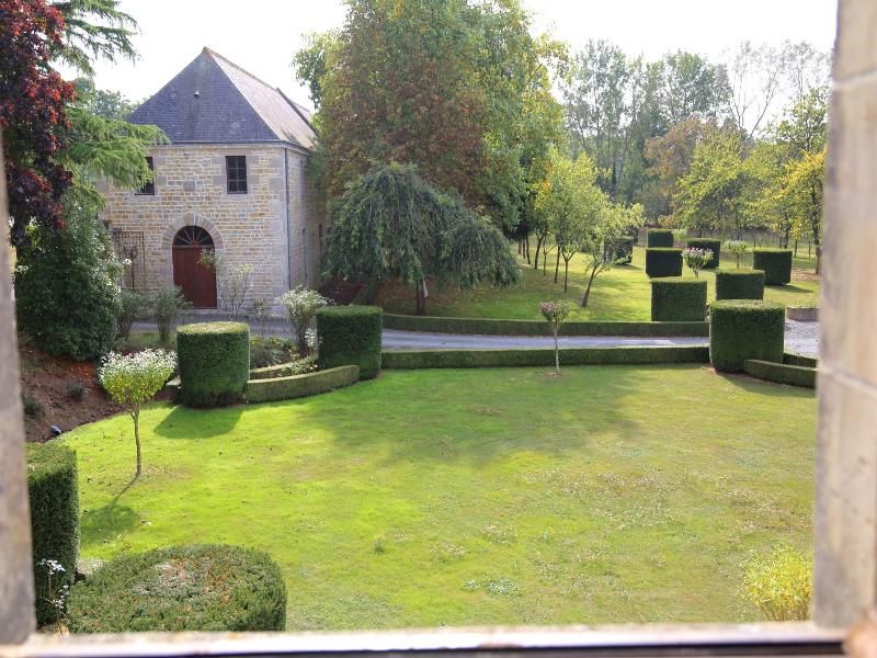 Cha Teau Du Ba image